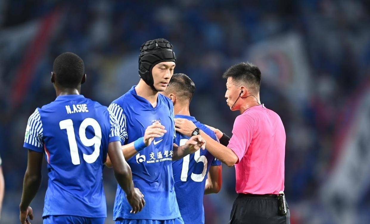 包含赛地聚焦：亚冠加时末段热度飙升，巴黎圣日耳曼调整名单，更衣室稳定，心理建设被强调的词条-爱游戏娱乐